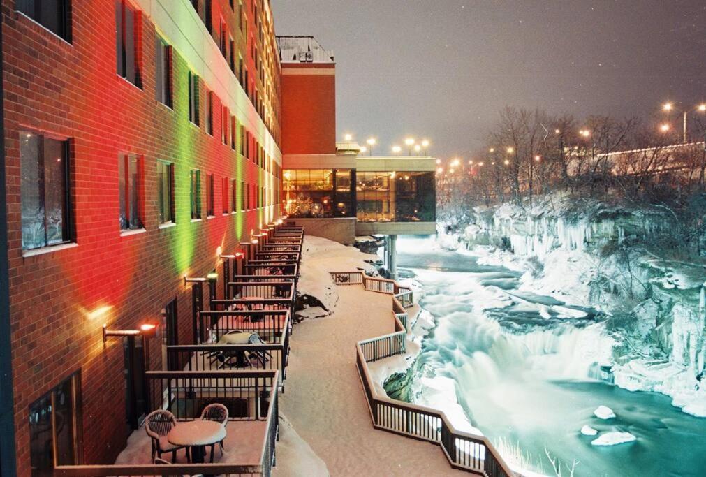 Central Falls Hideaway Cuyahoga Falls Exterior photo