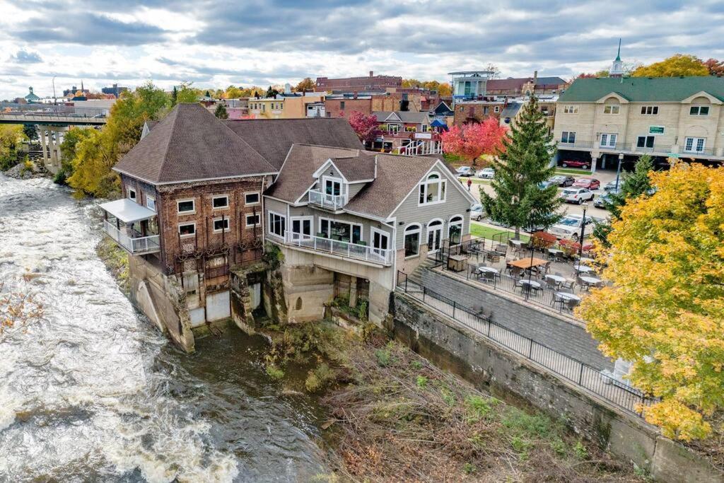 Central Falls Hideaway Cuyahoga Falls Exterior photo